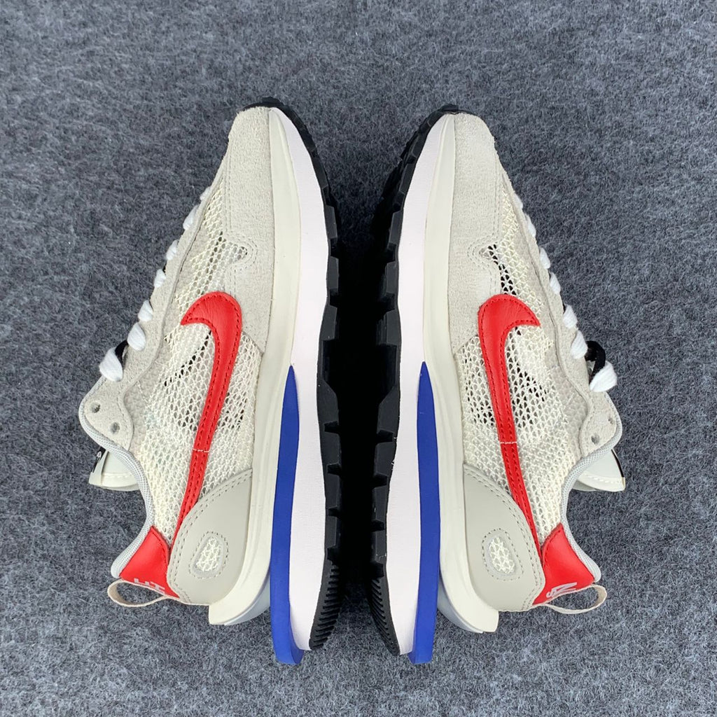 Sacai x VaporWaffle Sail 'Sport Fuchsia'