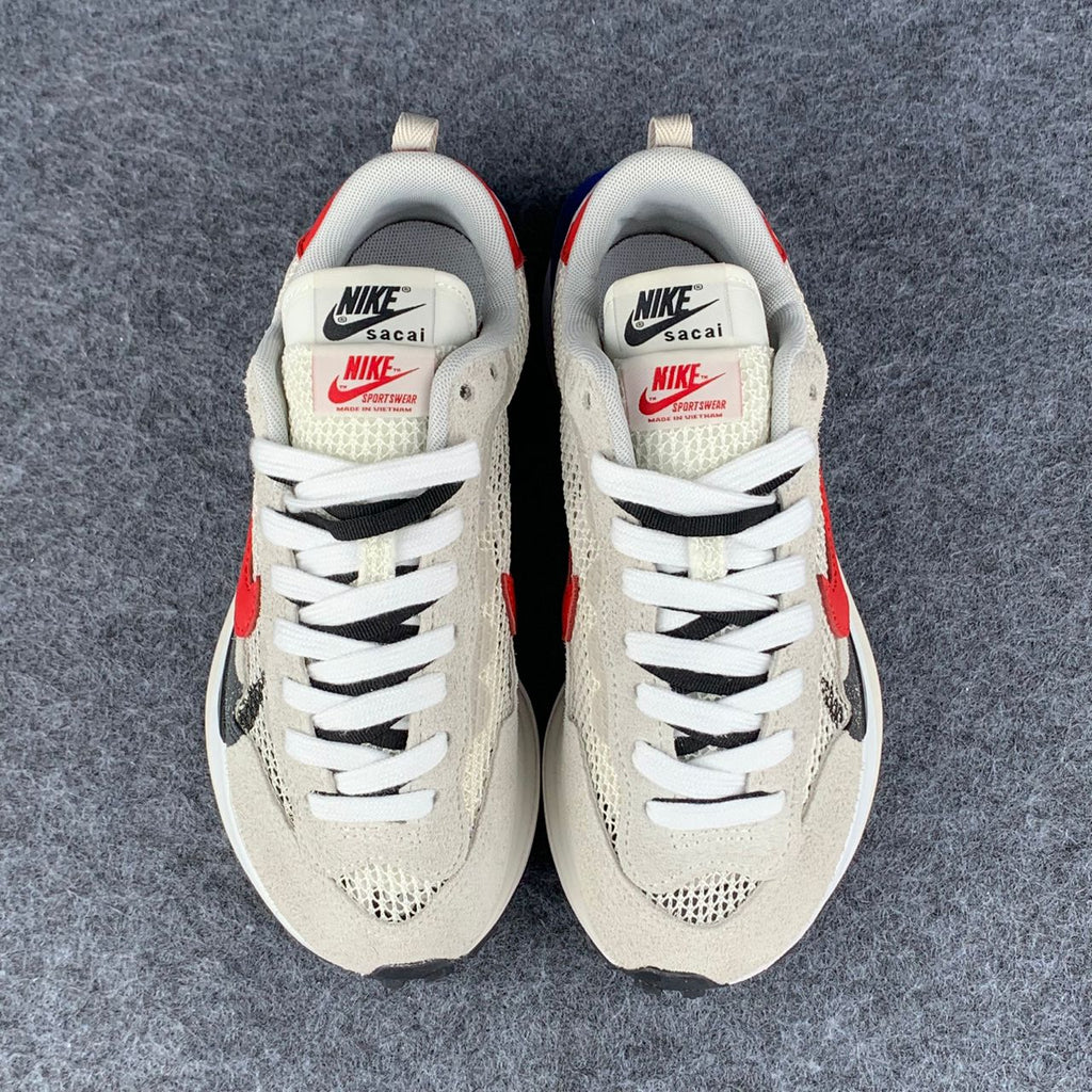 Sacai x VaporWaffle Sail 'Sport Fuchsia'