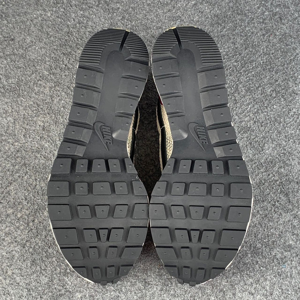 sacai x VaporWaffle SP 'Villain Red'