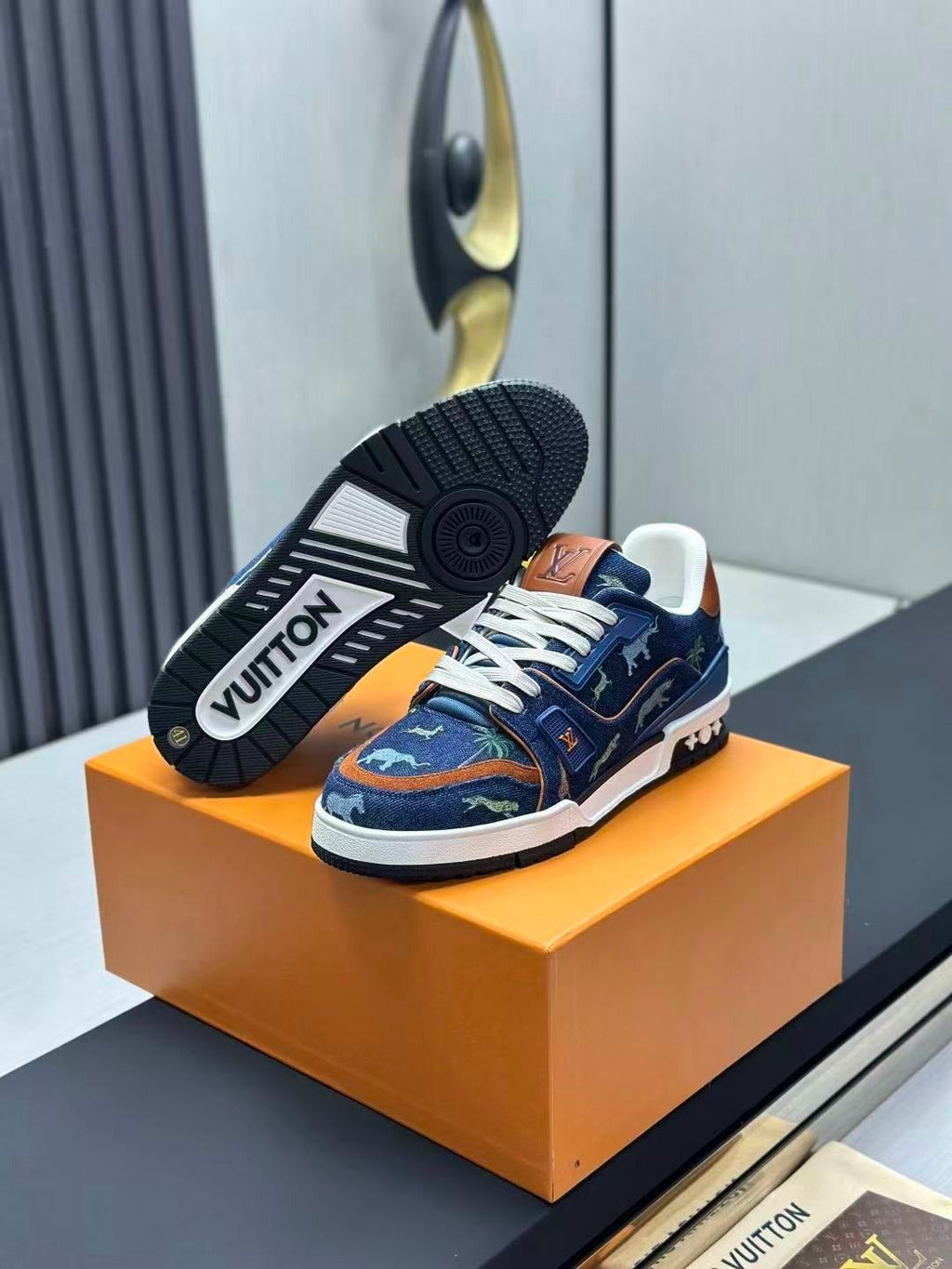 LV x The Darjeeling Limited LV Trainer