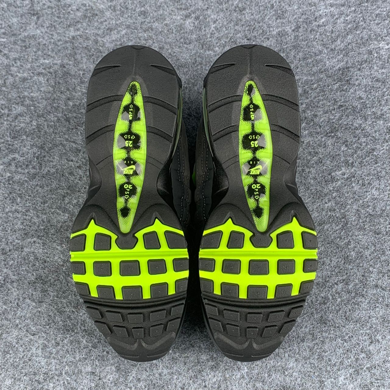 Nike Air Max 95 OG 'Neon' 2025