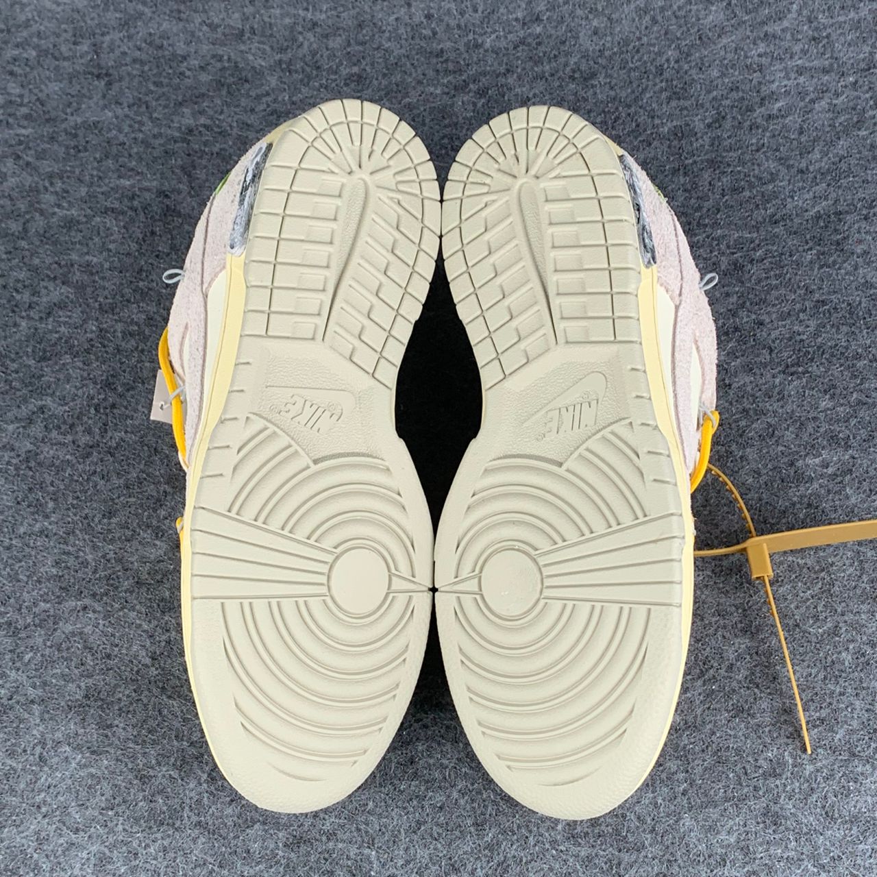 Off-White x Dunk Low 'Lot 39 of 50'